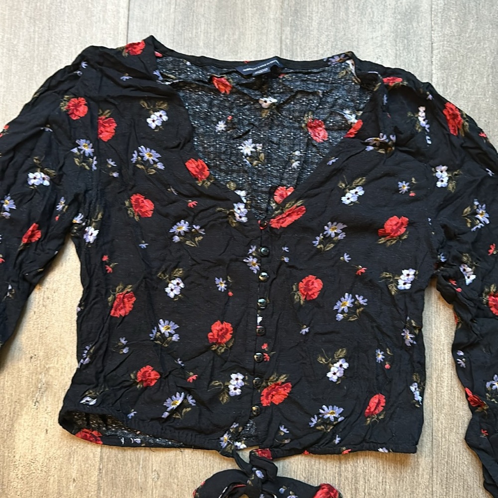 Cute AE Tie Front Floral Top - Picture 5 of 6